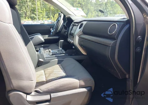 2018 Toyota Tundra Sr5 5.7L V8 из США, поврежденный, VIN 5TFDW5F17JX722832